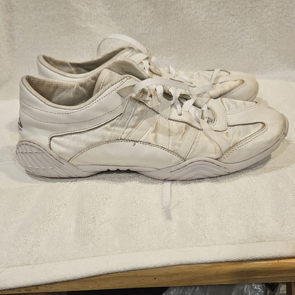 NFINITY CHEER SHOES - Picture 1 of 7